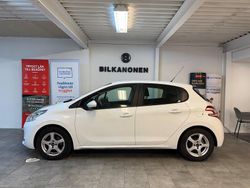 Vit Begagnad 2015 Peugeot 208 Halvkombi | 54 900 kr (Marknadspris)