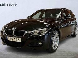 Svart Begagnad 2018 BMW 320 Kombi | 234 900 kr