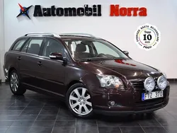 Mörkröd Begagnad 2007 Toyota Avensis Kombi | 64 900 kr (Lite dyr)