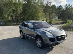 Grå Begagnad 2006 Porsche Cayenne Turbo S SUV | 90 000 kr