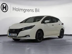 Vit Begagnad 2023 Nissan Leaf N-Connecta Halvkombi | 208 800 kr (Marknadspris)
