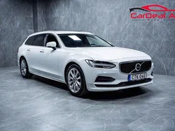 Vit Begagnad 2019 Volvo V90 Momentum Kombi | 238 800 kr (Marknadspris)