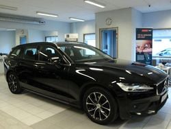 Svart Begagnad 2019 Volvo V60 Momentum Kombi | 269 900 kr (Marknadspris)