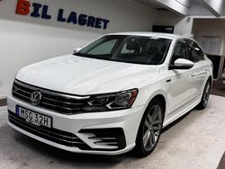 Vit Begagnad 2017 VW Passat R-line Sedan | 149 900 kr