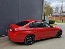 Röd Begagnad 2018 BMW 330 Sport Line Sedan | 260 000 kr (Marknadspris)