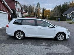 Vit Begagnad 2016 VW Golf VII Kombi | 85 000 kr (Bra pris)