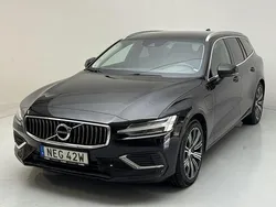 Svart Begagnad 2022 Volvo V60 Kombi | 320 000 kr (Dyr)