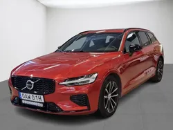 Röd Begagnad 2023 Volvo V60 Plus Kombi | 494 500 kr (Lite dyr)