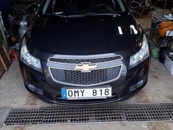 Svart Begagnad 2012 Chevrolet Cruze Halvkombi | 29 500 kr (Bra pris)
