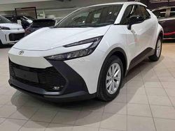 Vit Ny 2025 Toyota C-HR SUV | 309 900 kr