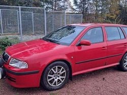 Röd Begagnad 2004 Skoda Octavia Tour Kombi | 15 000 kr (Lite dyr)