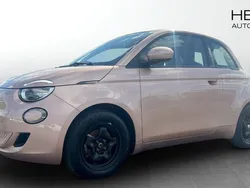 Röd (pink) Begagnad 2021 Fiat 500e Passion Halvkombi | 179 900 kr (Marknadspris)