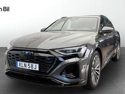 Grå Begagnad 2023 Audi Q8 e-tron S-Line SUV | 649 000 kr (Marknadspris)