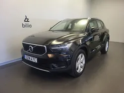 Svart Begagnad 2022 Volvo XC40 Momentum SUV | 309 500 kr (Superpris)