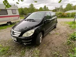 Svart Begagnad 2011 Mercedes B180 Minibuss | 49 000 kr (Marknadspris)
