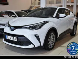 Vit Begagnad 2022 Toyota C-HR Executive SUV | 309 000 kr (Marknadspris)