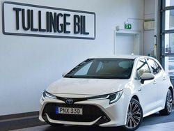 Vit Begagnad 2019 Toyota Corolla Hybrid Style Halvkombi | 217 900 kr (Marknadspris)