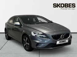 Grå Begagnad 2018 Volvo V40 Business Edition Kombi | 219 900 kr (Dyr)