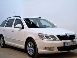 Vit Begagnad 2008 Skoda Octavia Kombi | 39 800 kr (Marknadspris)