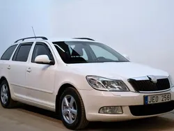 Vit Begagnad 2008 Skoda Octavia Kombi | 44 800 kr