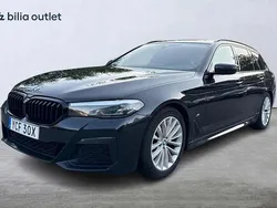 Svart Begagnad 2021 BMW 520 M Sport Kombi | 369 900 kr (Marknadspris)