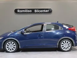 Mörkblå Begagnad 2013 Honda Civic Sport Halvkombi | 124 900 kr (Marknadspris)