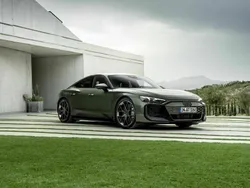Ny 2025 Audi e-tron GT quattro Design Sedan | 1 860 000 kr