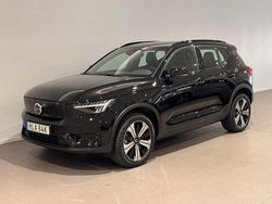 Svart Begagnad 2022 Volvo XC40 Plus SUV | 324 000 kr
