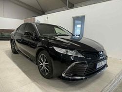 Svart Begagnad 2022 Toyota Camry Hybrid Executive Sedan | 369 900 kr (Lite dyr)