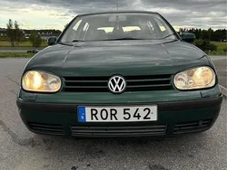 Grön Begagnad 2001 VW Golf IV Halvkombi | 29 000 kr (Marknadspris)