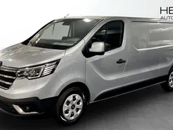 Grå (grey) Ny 2024 Renault Trafic Van | 406 125 kr