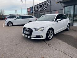 Vit Begagnad 2017 Audi A3 Sportback Sport Halvkombi | 178 900 kr (Marknadspris)