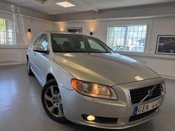 Ljusgrå Begagnad 2006 Volvo S80 Momentum Sedan | 24 900 kr (Marknadspris)