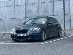 Grå Begagnad 2016 BMW M135 Halvkombi | 269 900 kr (Bra pris)
