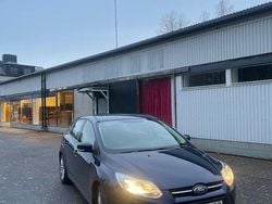 Blå Begagnad 2012 Ford Focus Trend Halvkombi | 60 000 kr (Marknadspris)