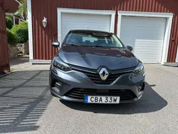 Grå Begagnad 2022 Renault Clio V Zen Halvkombi | 132 000 kr (Marknadspris)