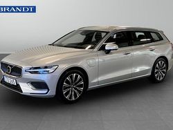 Silver Begagnad 2023 Volvo V60 Core Kombi | 384 900 kr (Marknadspris)