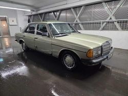 Begagnad 1985 Mercedes 240 Sedan | 25 000 kr