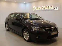 Mörkbrun (brun) Begagnad 2011 Lexus CT200h Executive Line Halvkombi | 139 900 kr (Marknadspris)