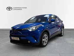 Blå (blåmetallic) Begagnad 2018 Toyota C-HR Active SUV | 149 900 kr (Marknadspris)