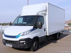 Vit svart Begagnad 2018 Iveco Daily Van | 149 500 kr