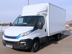 Vit svart Begagnad 2018 Iveco Daily Van | 149 500 kr