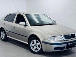 Brun Begagnad 2004 Skoda Octavia Tour Halvkombi | 34 900 kr (Marknadspris)