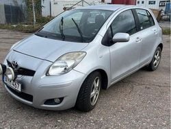 Silver Begagnad 2010 Toyota Yaris Halvkombi | 24 500 kr (Marknadspris)