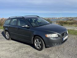 Grå Begagnad 2009 Volvo V50 Momentum Kombi | 21 000 kr (Marknadspris)