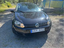 Svart Begagnad 2010 VW Golf VI Halvkombi | 44 999 kr (Marknadspris)