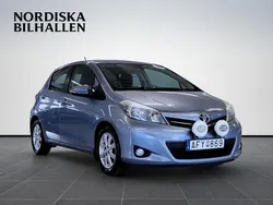 Ljusblå Begagnad 2012 Toyota Yaris Active Halvkombi | 89 795 kr (Marknadspris)
