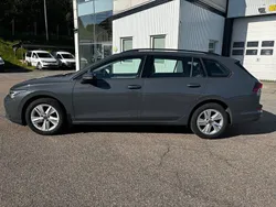 Mörkgrå Begagnad 2022 VW Golf VIII Kombi | 168 000 kr (Superpris)