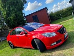 Röd Begagnad 2011 Opel Insignia Edition Halvkombi | 52 000 kr (Marknadspris)