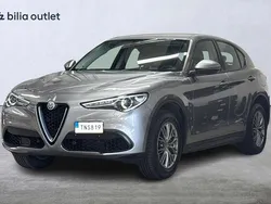 Grå Begagnad 2017 Alfa Romeo Stelvio Super SUV | 234 900 kr (Lite dyr)